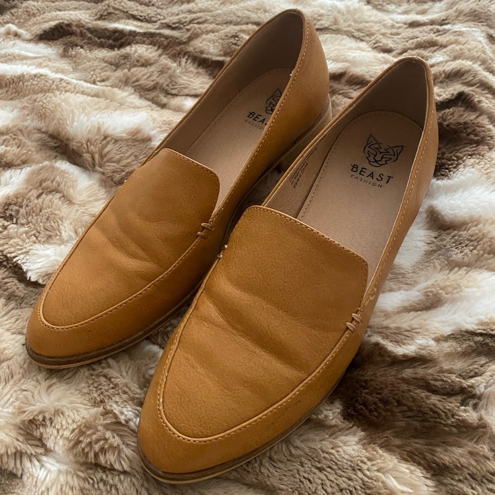 Cute Tan Loaferesque Shoes
